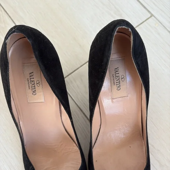 Valentino Black Suede Women's Pumps - Picture 3 of 6